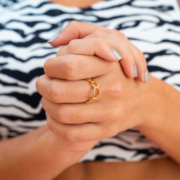 Delicate Open Chain Ring - Picture 3 of 5